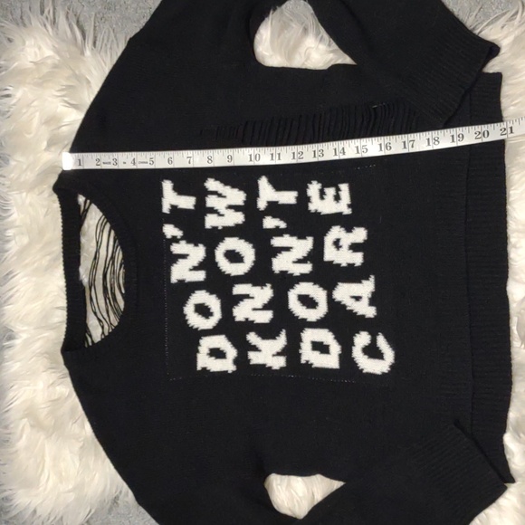 Hot Topic Don't Know Dont Care Deconstructed Crop  Sweater - Picture 12 of 12